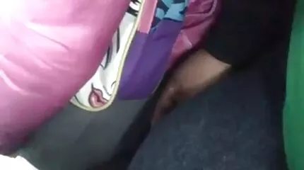 ลูกไก่เจาะหัวนมขัดกระดูกเพื่อนในตำแหน่งผู้ขับขี่ วีดีโอ โป์