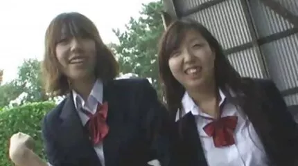 นมโตผมบลอนด์ให้แฟนของเธอเป็น blowjob วีดีโอ หนัง โป๊ะ แล้วเขาก็ระยำเธอระหว่างหัวนมธรรมชาติขนาดใหญ่